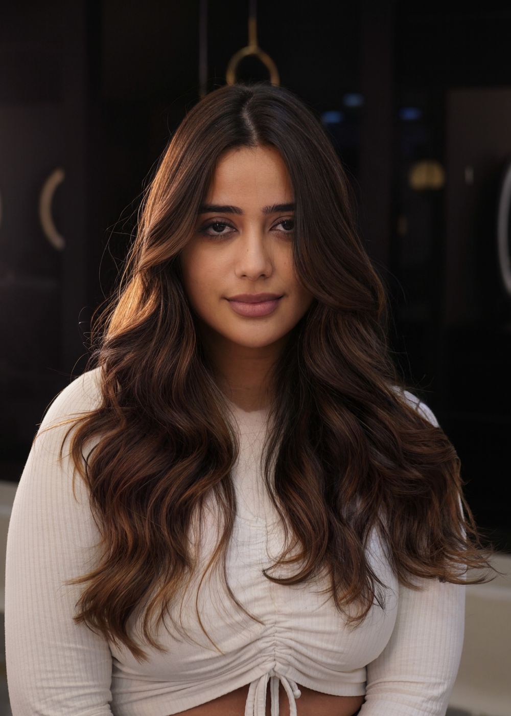 Morena iluminada chocolate com ondas